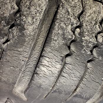 Goodyear Eagle Sport 4 Seasons Lastiklerinde Erken Çatlama Ve Üretim Kusuru Şikayeti