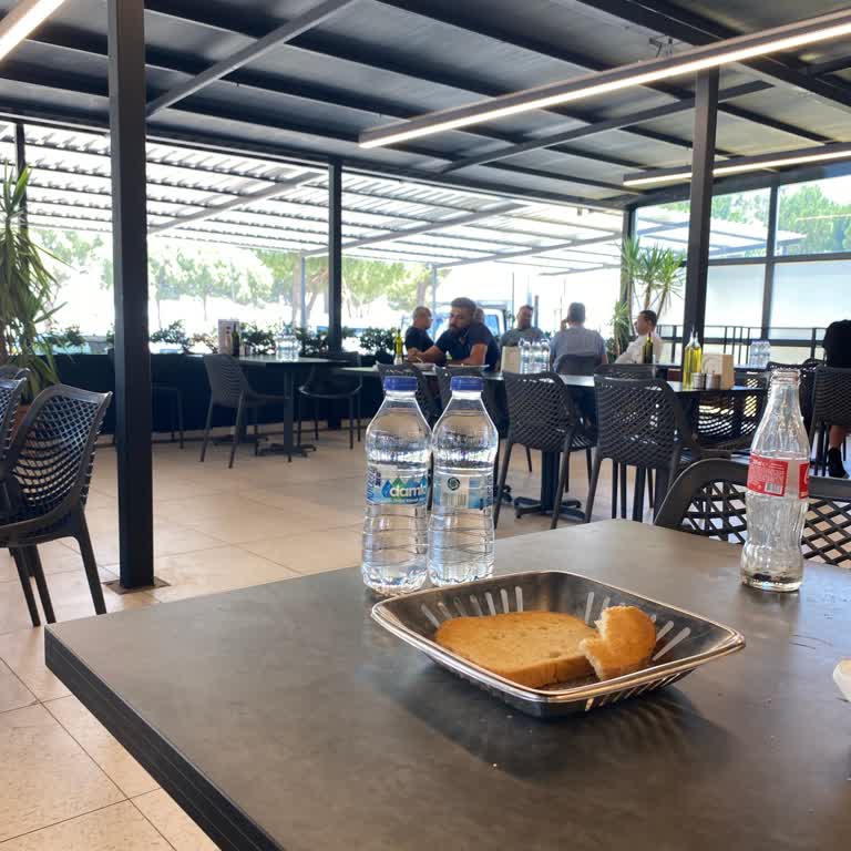 Yarım Saat Sipariş Ve Çay Beklemesi, Umursamaz Personel