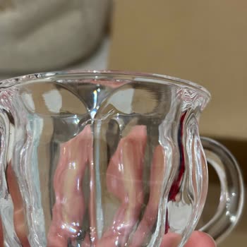 Kırık Çay Bardağı İçin Çankırı Mağazasının Çelişkili Bilgisi Ve Kaba Tutumu
