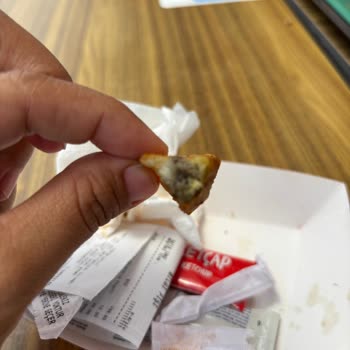 Küflü Patates Kızartması Ve Çalışanların Yetersiz Cevabı