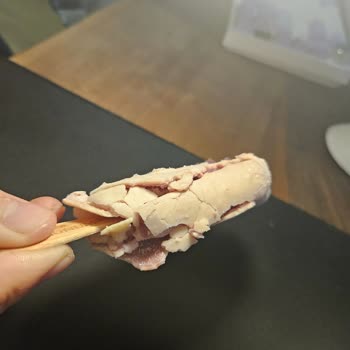 Son Kullanma Tarihi Geçmemiş Magnum Mini Dondurmanın Küflü Ve Bozulmuş Olması