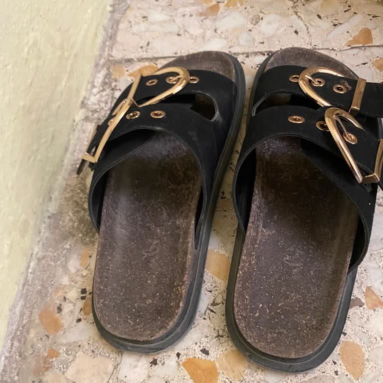 Bambi Terliği Ayağını Yara Yaptı, Mağduriyetin Giderilmesi Talep Ediliyor