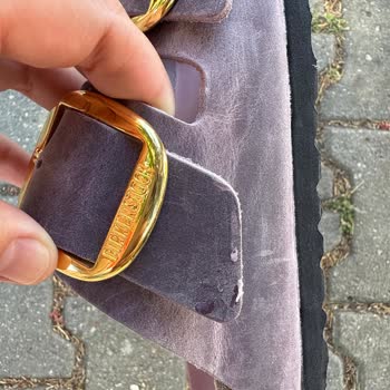 Birkenstock Terliğinde Yapıştırıcı İzleri Ve Müşteri Hizmetlerine Ulaşılamaması
