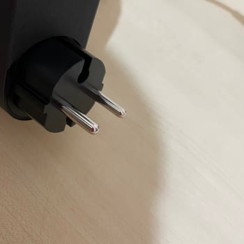 Dyson Co-anda 2X Ürünün Çizik Ve Deforme Fişiyle Gelen Kullanılmış İmaj Şikayeti