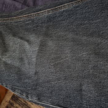 Yeni Alınan Kot Pantolon Kusurlu Ve Mağaza Yardımcı Olmadı