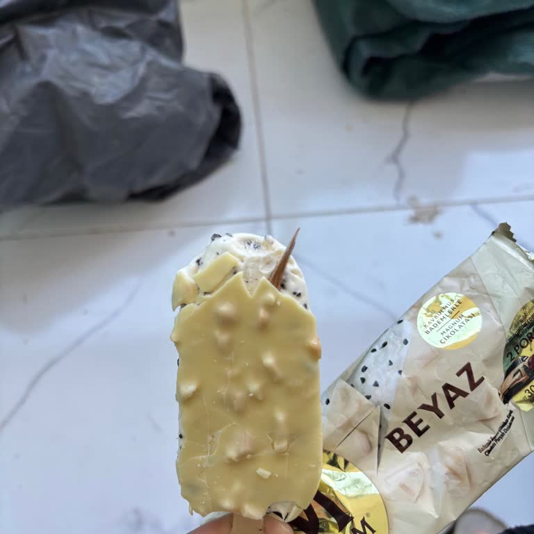 Magnum Dondurmasında Sivri Yabancı Parça Hayati Tehlike