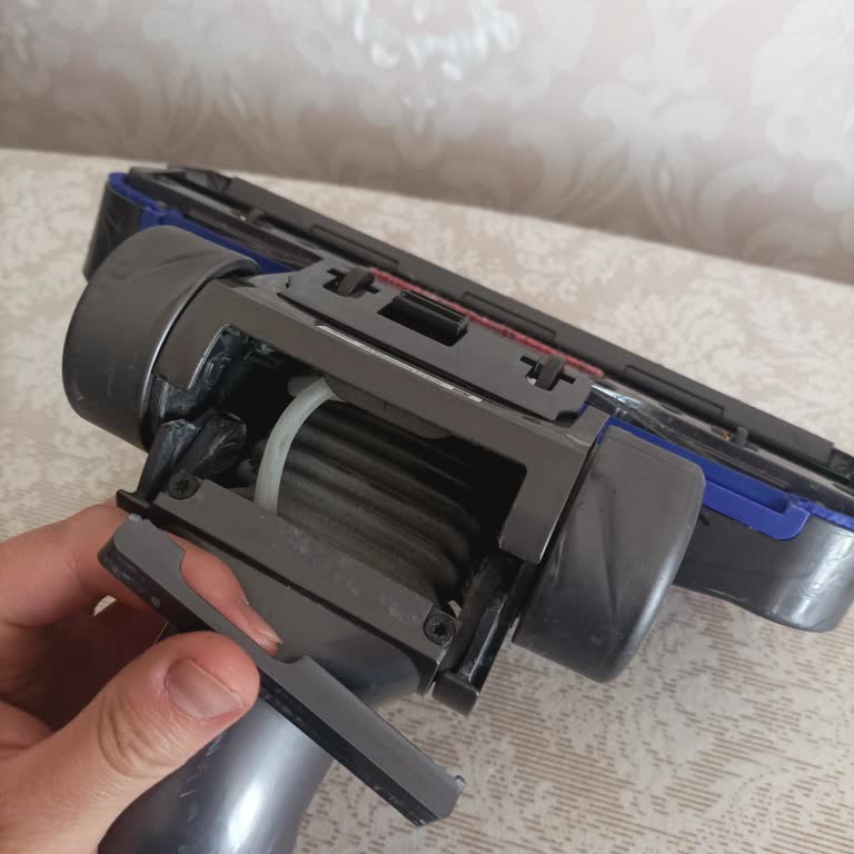 Dyson Süpürge Başlığı Kırılıyor: Kalite Sorunu Ve Garanti İsteği