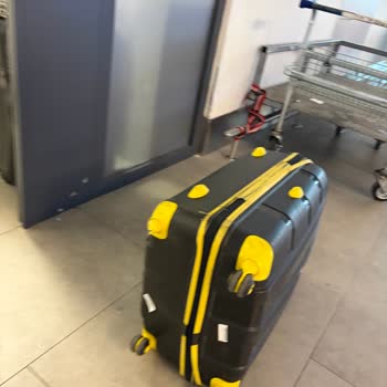 Ajet’te Kırılan Valiz Tekerleği Ve Yetersiz Müşteri Desteği