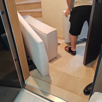 Açık Ve Kirli Koltuk Teslimatı, Uzun Bekleme Süresi Ve Yetersiz Müşteri Hizmetleri