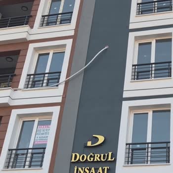 Klimanın Yanlış Montajı Ve Estetik Olmayan Boru Görünümü