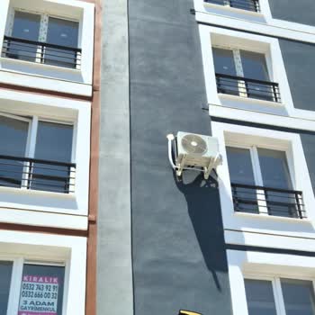 Klimanın Yanlış Montajı Ve Estetik Olmayan Boru Görünümü