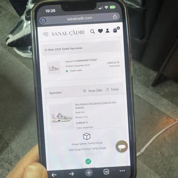 Sanal Çadır'da Ayakkabı Kısa Sürede Yırtıldı, Para İadesi Şeffaf Değil Ve Müşteri Hizmetleri İlgisiz