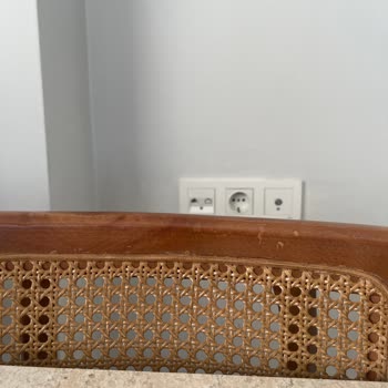 Defolu Ve Yanlış Renkli Masa Sandalye Takımı İçin Değişim Talebi Ve İletişimsizlik