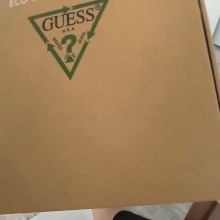 Guess Online Mağazasında Hediye Paketi Ve Poşet Sunulmaması Müşteri Hayal Kırıklığına Neden Oluyor