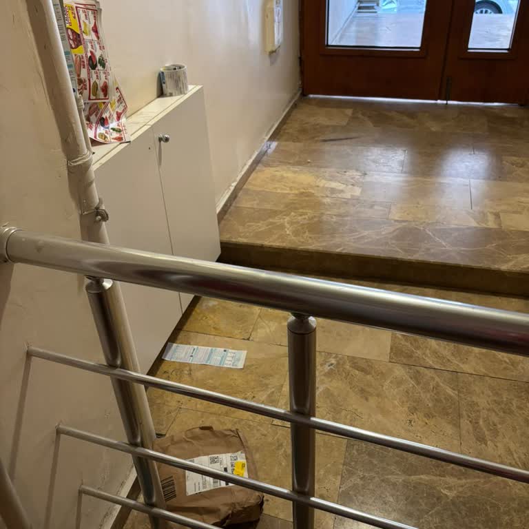 Amazon Kargo Teslimatı Daire Kapısına Getirilmedi, Sürekli Dış Kapıya Bırakılıyor