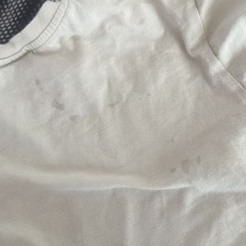 Miele Çamaşır Makinesinde Yağ Sızıntısı Nedeniyle Leke Sorunu Ve Ücretsiz Onarım Talebi