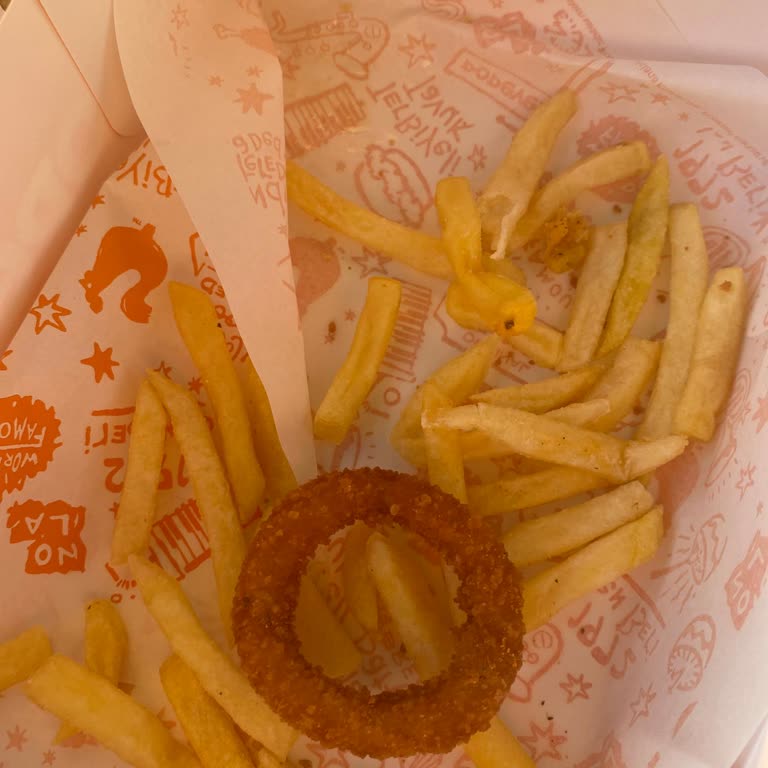 Yarım Saat Bekleme Ve Soğuk Patates Şikayetimiz