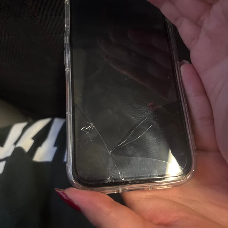 Uma Beach Alaçatı’da Teslim Edilen Telefonun Ekranı Çatladı Ve Sorumluluk İhmal Edildi