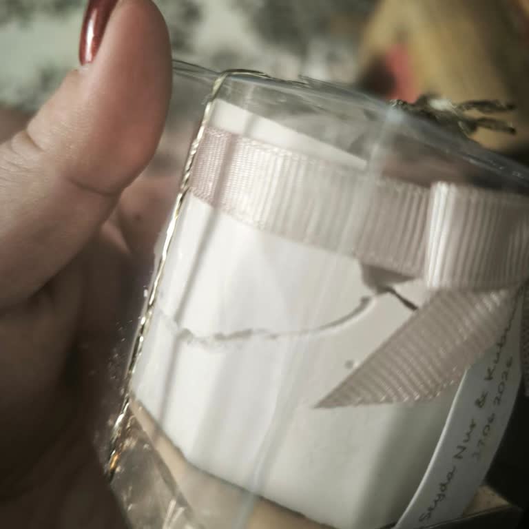 Mio Design'den Geciken Ve Kırık Mum Teslimatı Nişan Gününe Kadar Çözüm Bekliyor