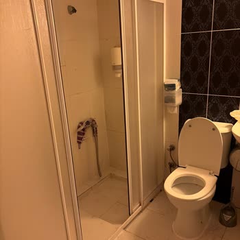 Assos Barbarossa Otel Yanıltıcı Oda Tipi Ve Tüm Ekipmanların Eski Ve Arızalı Olması