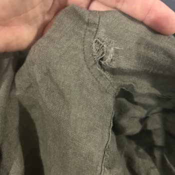 Mavi Jeans Gömlekte Yırtık, Faturasız Değişim Talebi