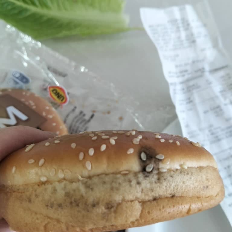 Migros’ta Satın Alınan UNO Hamburger Ekmeğinde Küf Şüphesi Ve Yanıt Beklentisi