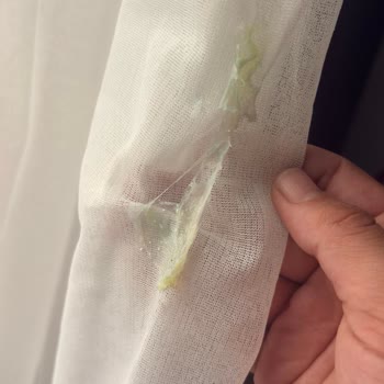 Kapsül Deterjanı Erimedi Ve Tül Perdeye Zarar Verdi