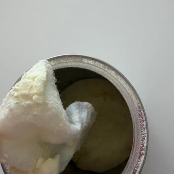 Hipp 2 Organic Combiotic Devam Sütü Ölçü Kaşığında Yabancı Cisim
