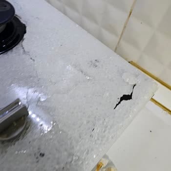 Beko Ocak Camının Aniden Patlaması Yüzümde Kesik Bıraktı