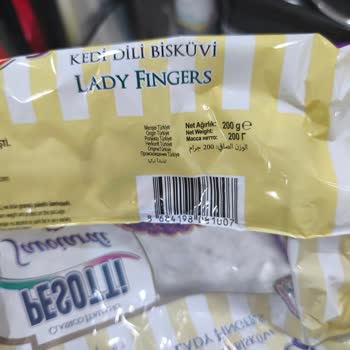Kedi Dili Bisküvi Paketi Açıldığında Siyah Lekeler Ve Şekersiz Tat