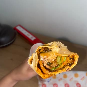 Donas Restoranında Yemeğin İçinde Kıl Çıktı Ve İade Yapılmadı