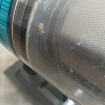 Onvo Dikey Süpürgenin Kapak Parçası Tasarım Hatası