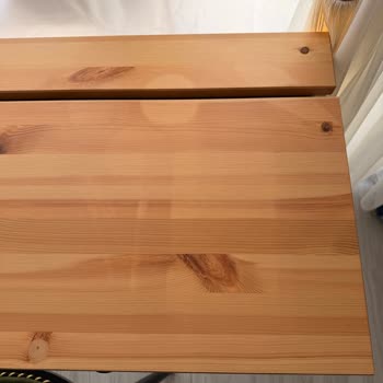 İKEA Hemnes Çalışma Masasında Erken Kararma Ve Lekeler İade Talebi