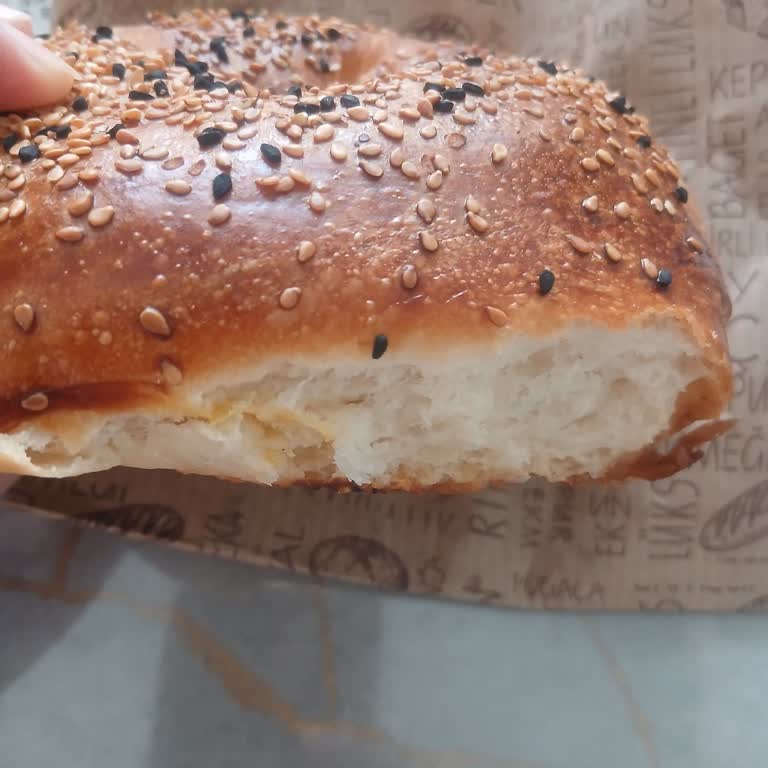 Burcu Fırın’da Simit Ve Açma Lezzetsiz Ve Kuru