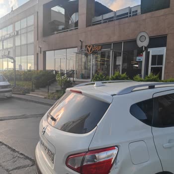 Köfteci Y**** Şubesinin Sevkiyat Kamyonu Aracımı Çarparak Kaçtı Ve Kamera Kayıtları Açılmadı