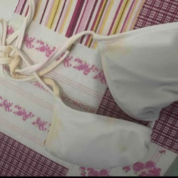 İlk Yıkamada Bikini Sararıyor, Satıcı İadeyi Reddediyor