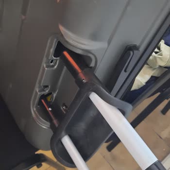 Büyük Boy Valizim Kırıldı, Kullanılamaz Hale Geldi Ve Tazminat Talep Ediyorum