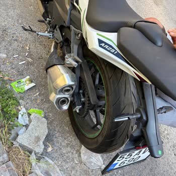 Adamot Motorlu Araçlar Sıfır Motorun Arka Amortisörünün Koptuğu Güvenlik Krizi