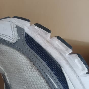 Nike Initiator Ayakkabısında Dikiş Açılması Ve Hızlı Aşınma