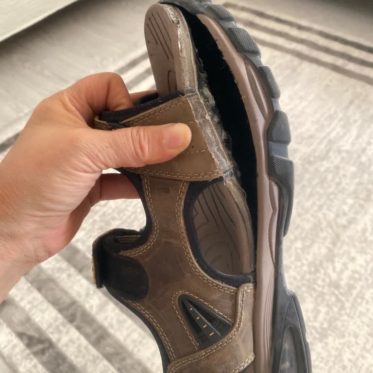 Greyder Sandaletinde Taban Patlaması