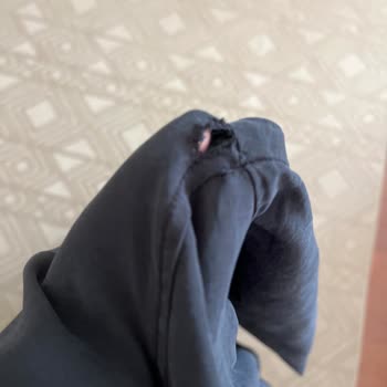 Tekrarlanan Yırtılma Ve Etiket Kesimi Sorunu Nedeniyle Ürün İncelemesi Ve Değişim Talebi