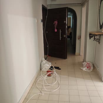 Kablolar Duvara Sabitlenmedi Ve Evde Güvenlik Riski Oluştu