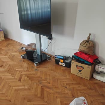 Kablolar Duvara Sabitlenmedi Ve Evde Güvenlik Riski Oluştu