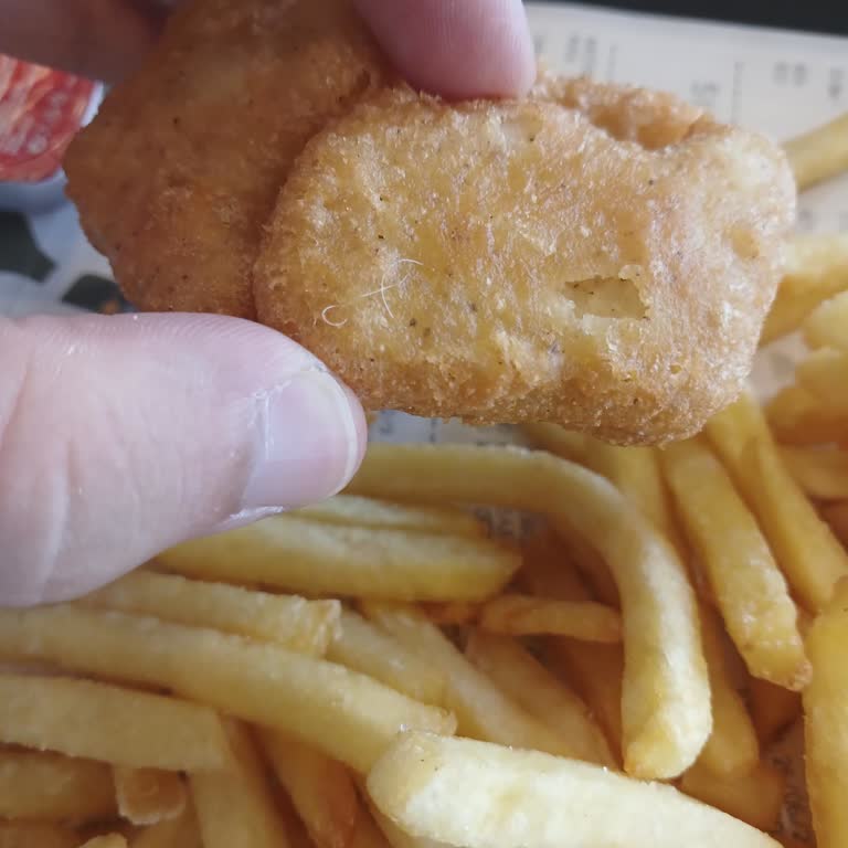 Bursa Görükle McDonalds Şubesinde Mc Nugget İçinde Kıl Tespiti Ve Hijyen İhmaline Üzüntü