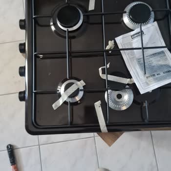 Doğal Gazlı Ocak Yerine Banyo Dolabı Gönderildi Ve Çözüm Bekliyor
