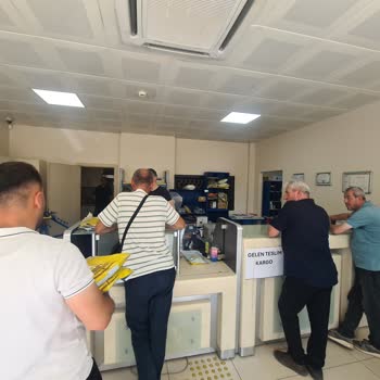 Kırklareli PTT Kargo Şubesinde Uzun Bekleme Ve Saygısız Personel