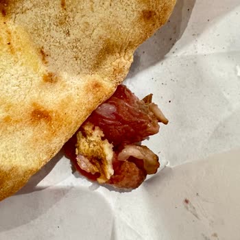 Günaydın Köfte & Döner Şubesinde Çiğ Et Döner ve Sağlık Riski Nedeniyle İade Talebi