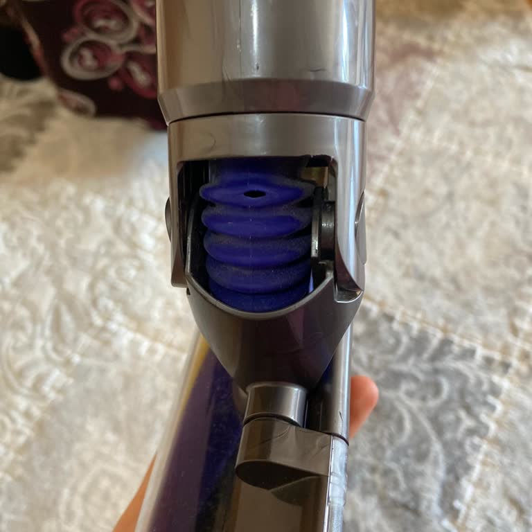 Dyson V15 Ledli Başlık Borusu Tekrar Yırtıldı, Garanti Kapsamında Ücretsiz Değişim İstiyorum