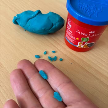 Faber-Castell Modeling Clay Contained Glass Pieces