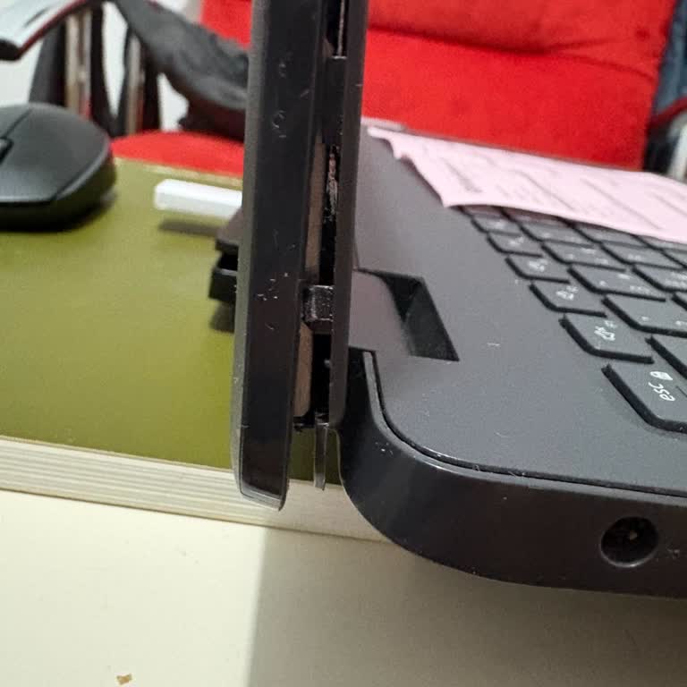Dell Latitude 3510 Hinge Failed Again After Warranty Repair